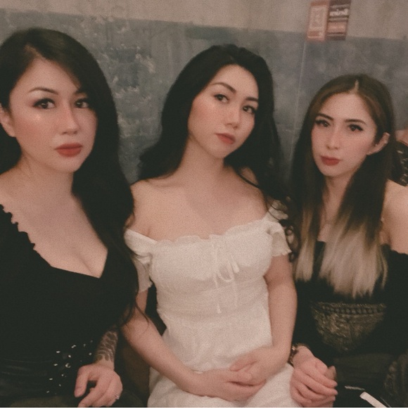 Meet your Posher, Kristine - Picture 2 of 2